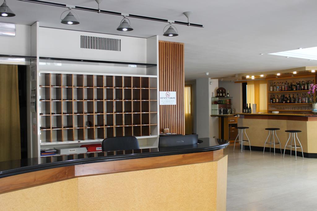 Hotel Grand Meeting Rimini Exterior foto