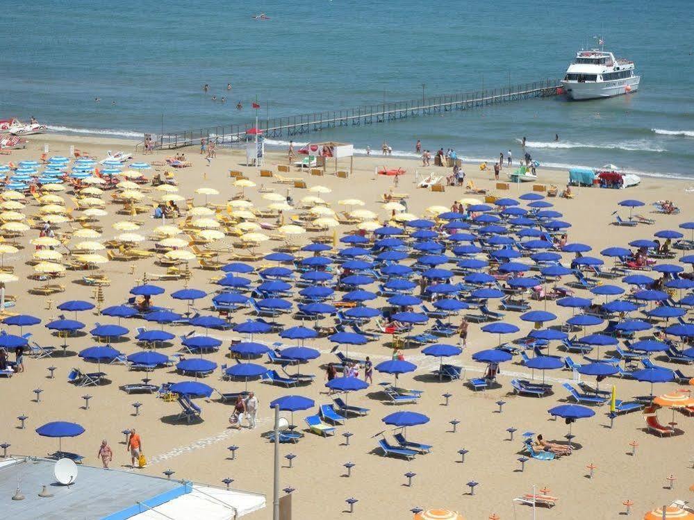 Hotel Grand Meeting Rimini Exterior foto